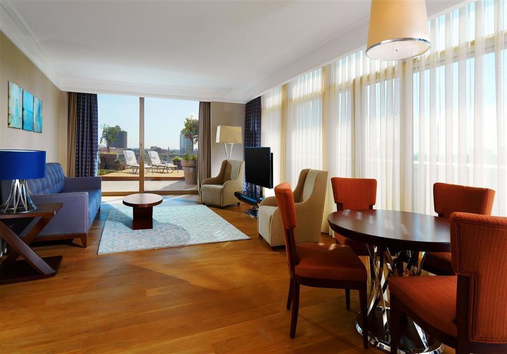 Sheraton Grand Адана Номер фото