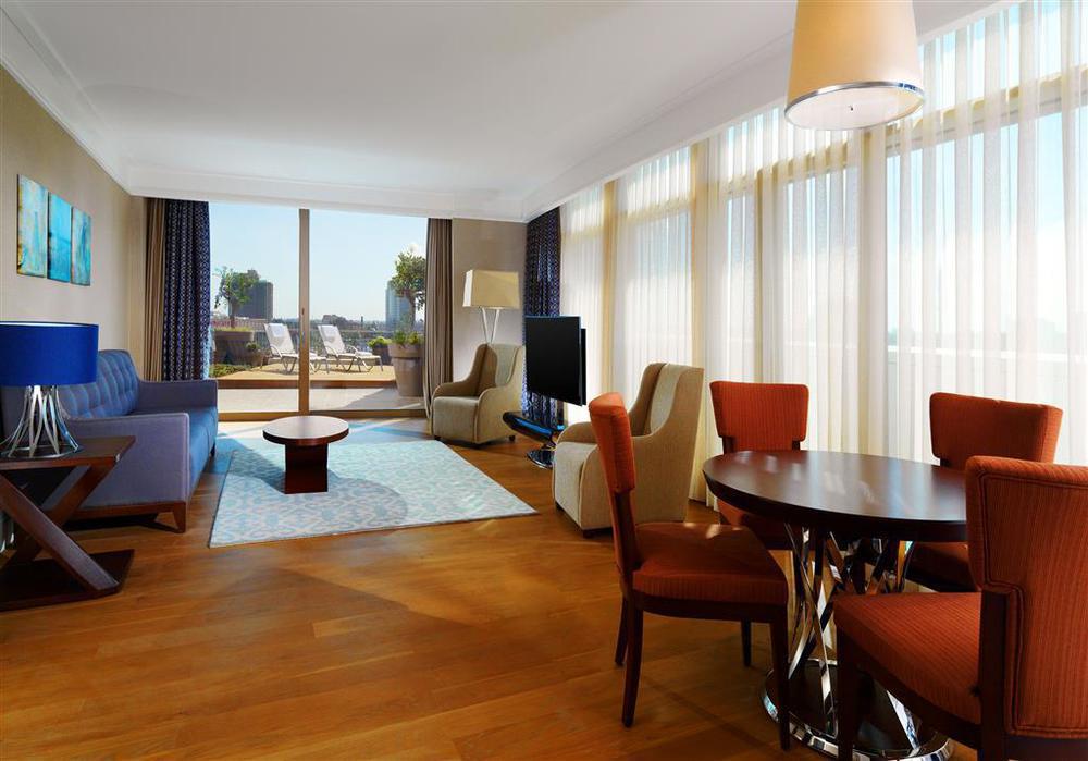 Sheraton Grand Адана Номер фото